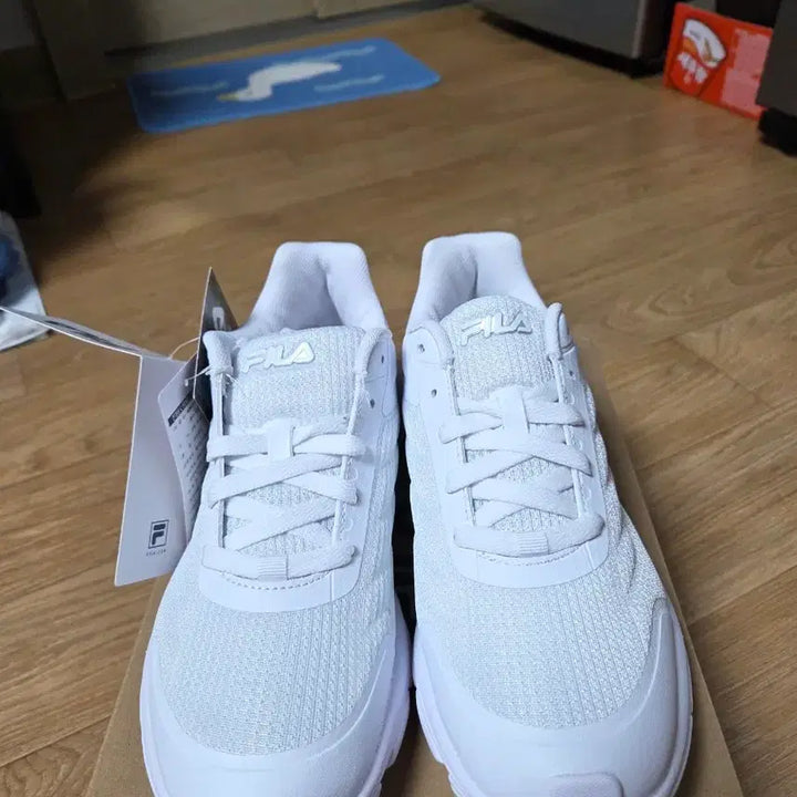 [BUNJANG] FILA Lightweight Walking Shoes - White / 새상품)휠라 경량워킹화50.55.65
