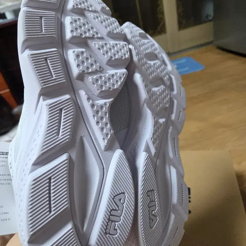 [BUNJANG] FILA Lightweight Walking Shoes - White / 새상품)휠라 경량워킹화50.55.65