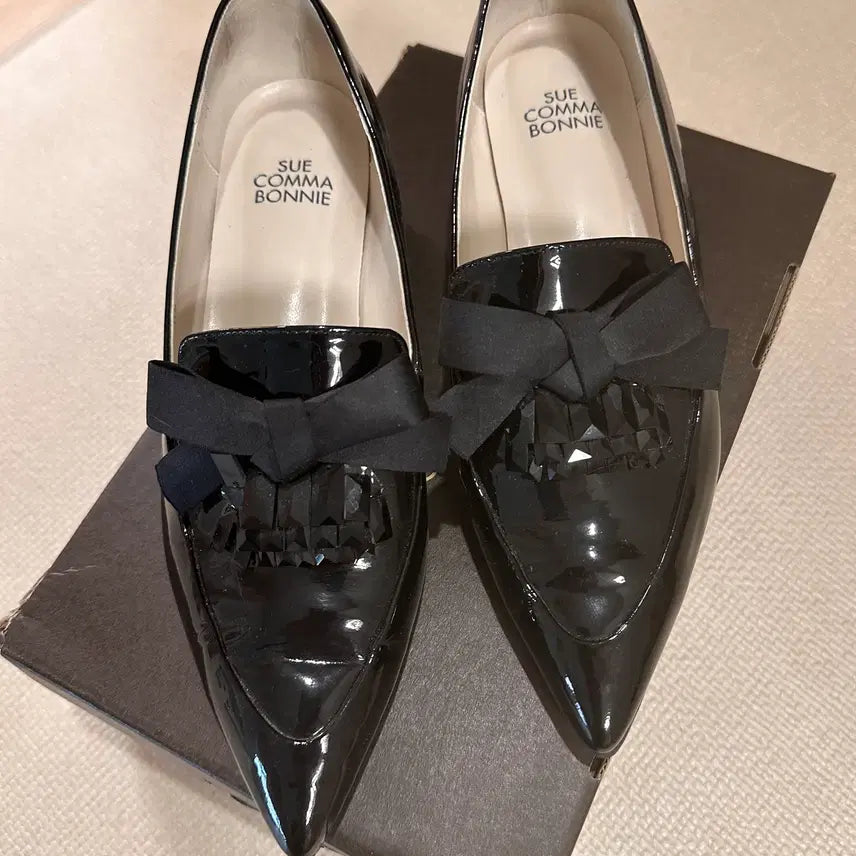 [BUNJANG] Suecomma Bonnie Ribbon Loafers / [슈콤마보니]리본 로퍼 380사이즈