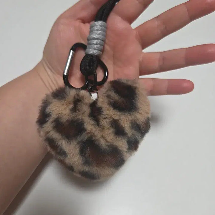 [BUNJANG] Hello Kitty Leopard Fur Keyring Strap / 헬로키티 레오파드 퍼 키링 스트랩