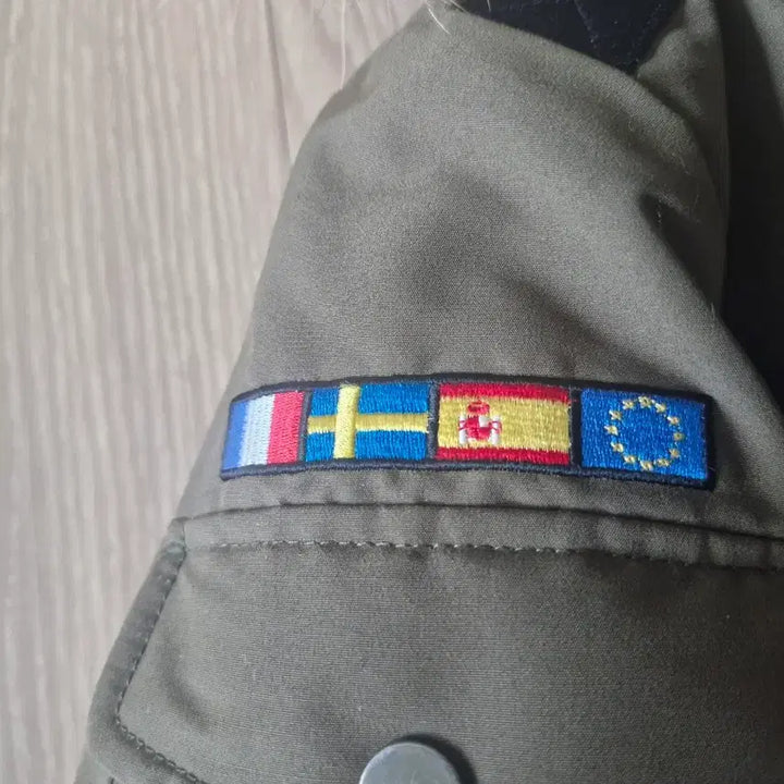 [BUNJANG] Ider Stucky Down Short Padding / 아이더 스투키 다운숏패딩 M사이즈 카키