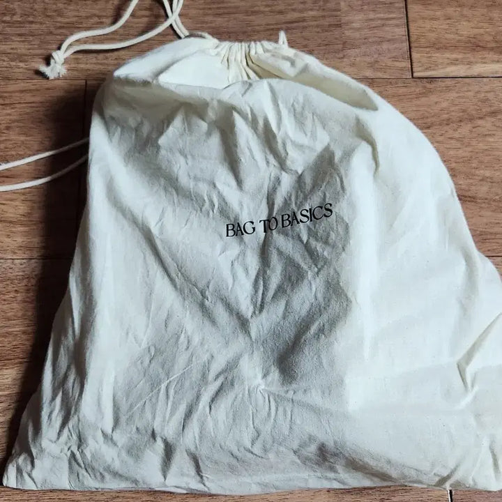 [BUNJANG] Back to Basics Manos Bucket Bag with Pouch / 마노스 버킷백 - 파우치 포함