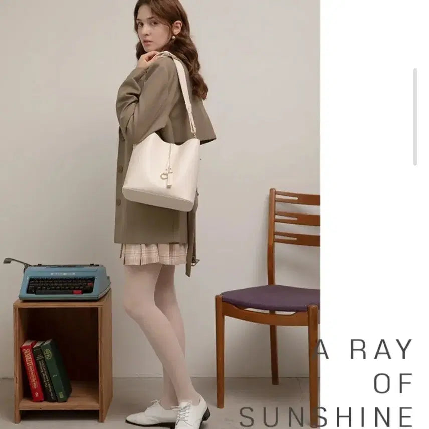 [BUNJANG] Back to Basics Manos Bucket Bag with Pouch / 마노스 버킷백 - 파우치 포함