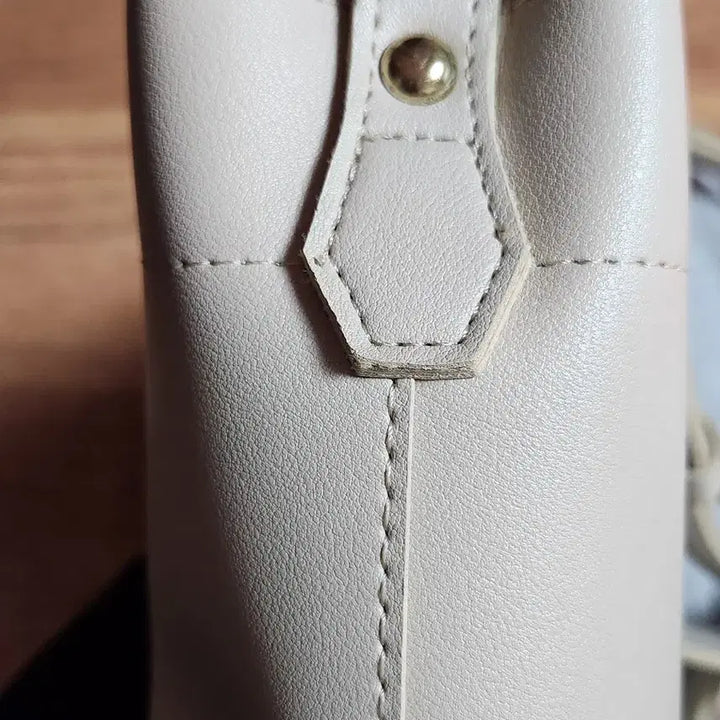 [BUNJANG] Back to Basics Manos Bucket Bag with Pouch / 마노스 버킷백 - 파우치 포함