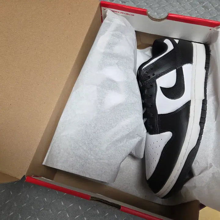 [BUNJANG] Nike Dunk Low Retro Panda (Size 305mm) / 나이키 덩크로우 레트로 범고래 305mm (새상품)