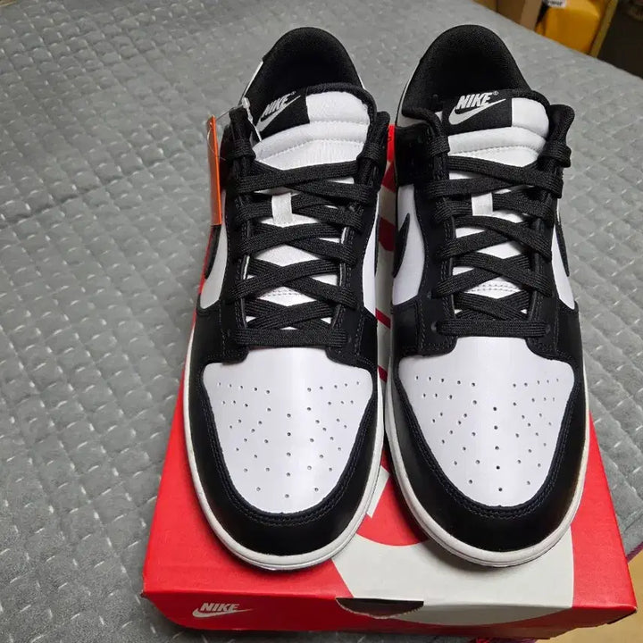 [BUNJANG] Nike Dunk Low Retro Panda (Size 305mm) / 나이키 덩크로우 레트로 범고래 305mm (새상품)