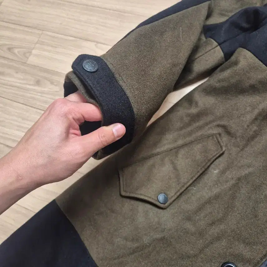 [BUNJANG] KONUS Color Block Coat L / KONUS 블랙/카키 배색 코트 L / 폴로 랄프로렌 버버리 파타고니아