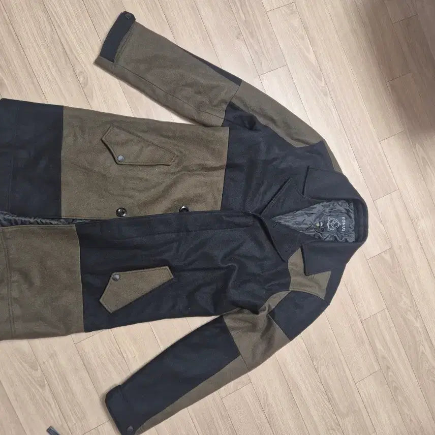 [BUNJANG] KONUS Color Block Coat L / KONUS 블랙/카키 배색 코트 L / 폴로 랄프로렌 버버리 파타고니아