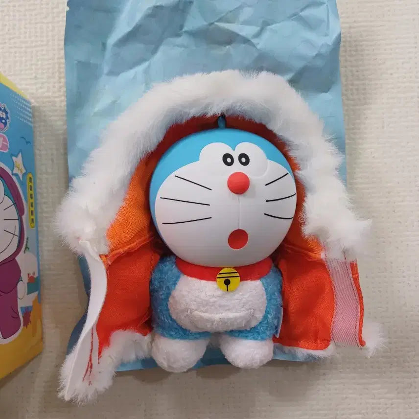 [BUNJANG] Doraemon Winter Outfit Doll Keyring / (정품) 도라에몽 피규어 봉제인형 키링
