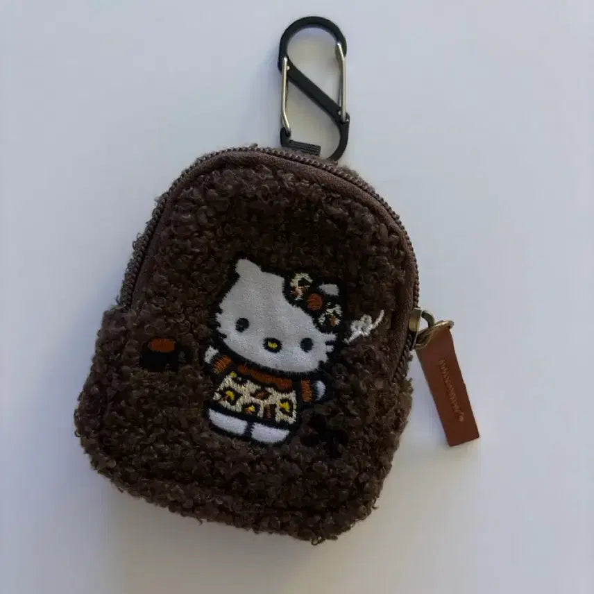 [BUNJANG] Kitty Fuzzy Pouch / 키티 뽀글이 파우치