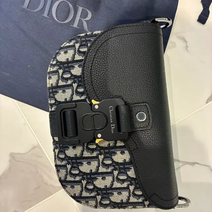[BUNJANG] Dior Oblique Saddle Flap Crossbody Bag / 디올 오블리크 새들 플랩 크로스백