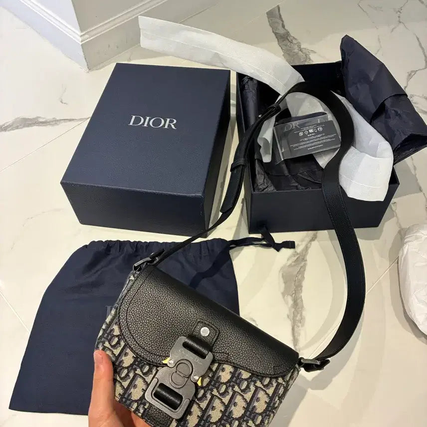 [BUNJANG] Dior Oblique Saddle Flap Crossbody Bag / 디올 오블리크 새들 플랩 크로스백