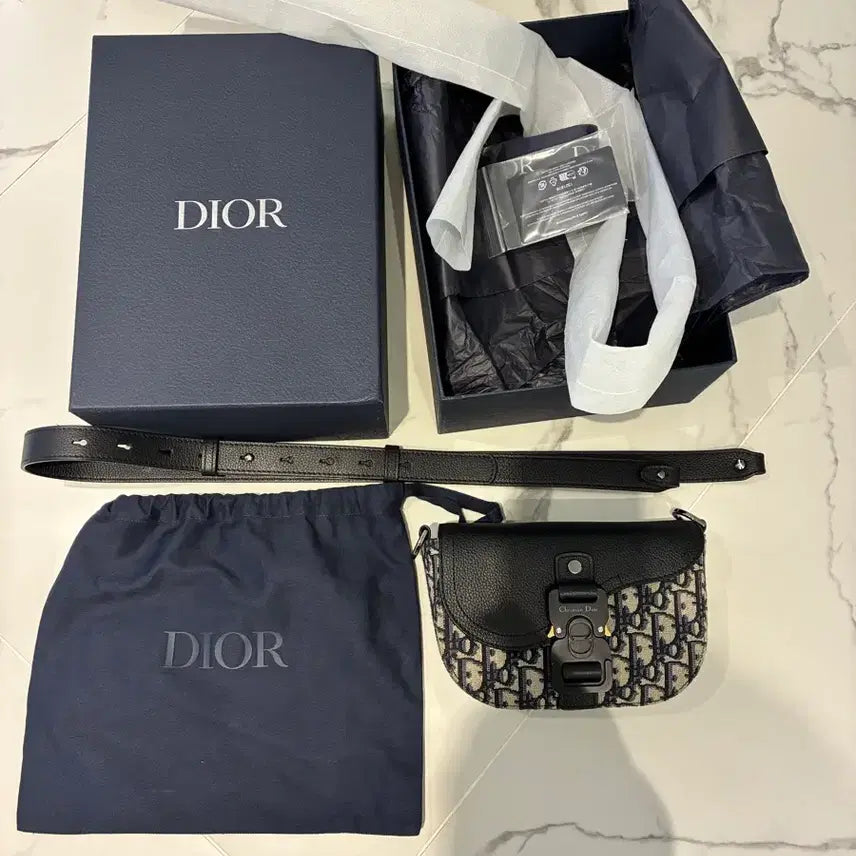 [BUNJANG] Dior Oblique Saddle Flap Crossbody Bag / 디올 오블리크 새들 플랩 크로스백