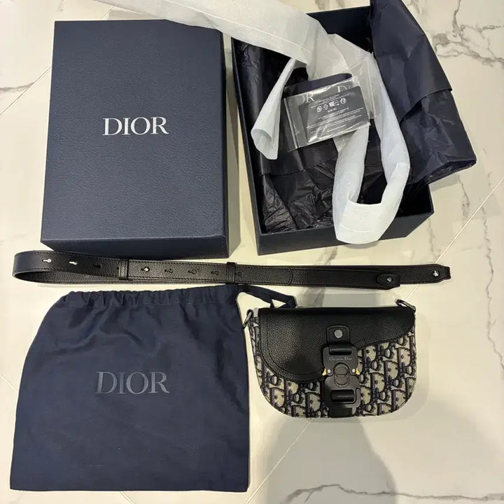 [BUNJANG] Dior Oblique Saddle Flap Crossbody Bag / 디올 오블리크 새들 플랩 크로스백