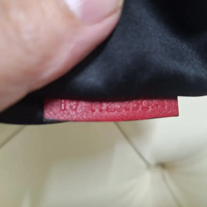 [BUNJANG] Valentino Rockstud Clutch Red / 발렌티노 락스터드 클러치 레드
