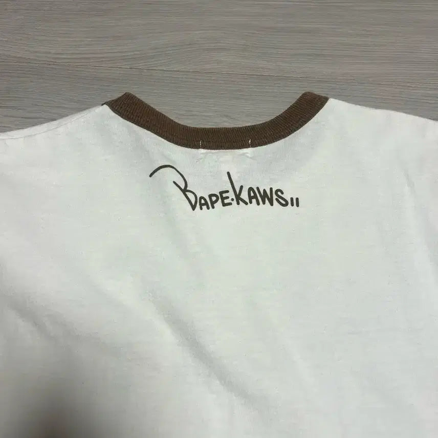 [BUNJANG] BAPE KAWS White Brown T-shirt / 빈티지 베이프 카우스 화이트 브라운 반팔