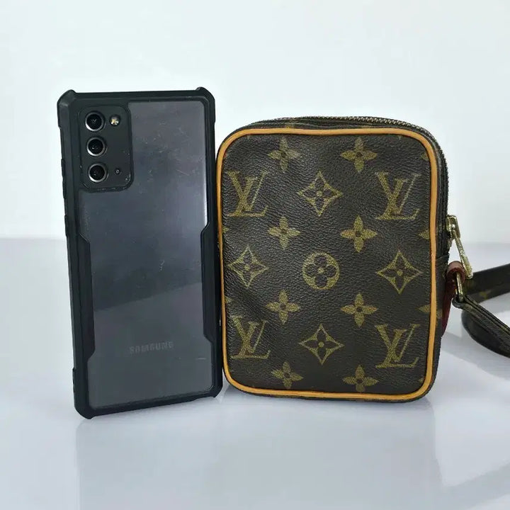 [BUNJANG] Louis Vuitton Mini Danube Crossbody Bag / 루이비통 미니 다뉴브 크로스백