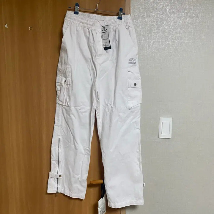 [BUNJANG] Travel Twill Side Zipper Pants S Size / 트래블 트윌 사이드 지퍼 팬츠 새상품 s사이즈