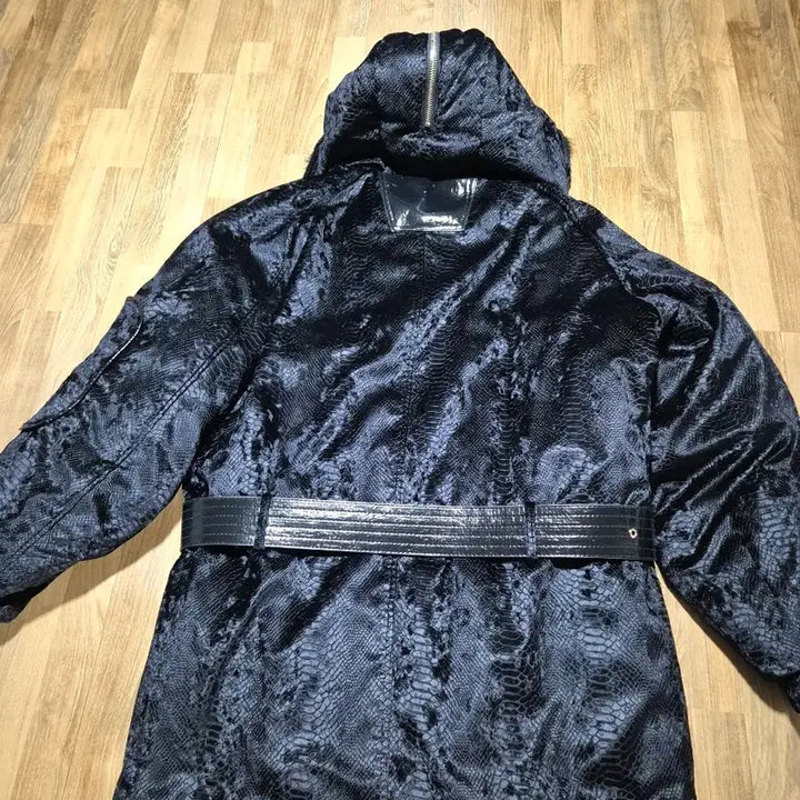 [BUNJANG] Raffinato Crocodile Belted Padded Jacket 52 / 라피나토 크로커다일 벨티드 패딩 52