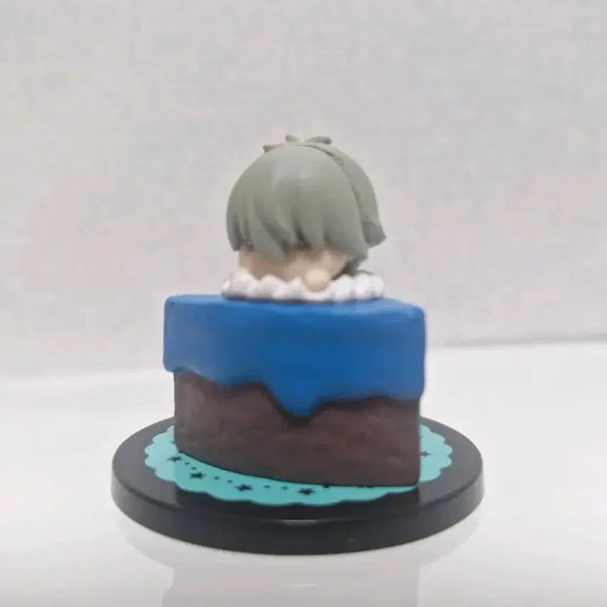 [BUNJANG] Kaiju No. 8 Ichikawa Leno Cake Gacha / 괴수 8호 이치카와 레노 케이크 가챠 팝니다