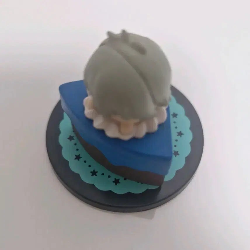 [BUNJANG] Kaiju No. 8 Ichikawa Leno Cake Gacha / 괴수 8호 이치카와 레노 케이크 가챠 팝니다