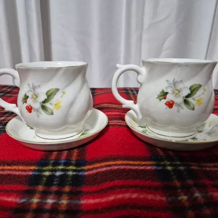 [BUNJANG] Royal Swan England Teacup Set / 로얄스완 잉글랜드 찻잔 미사용 2조세트
