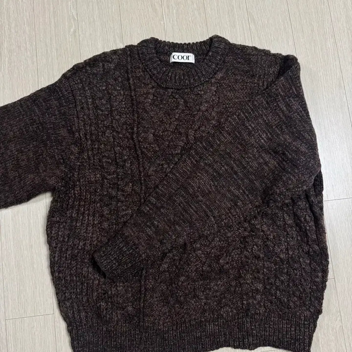 [BUNJANG] Coor Knit Medium Size / 쿠어 니트 미디움 사이즈
