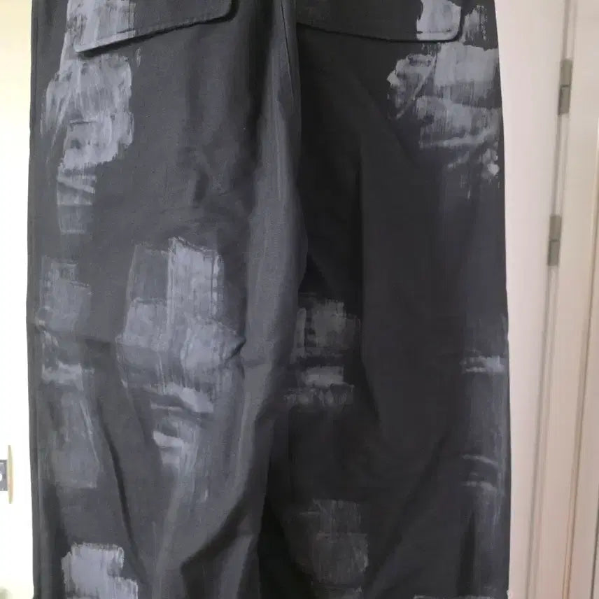 [BUNJANG] CIVISION Black Painting Cargo Pants / CIVISION 블랙 페인팅 카고 바지