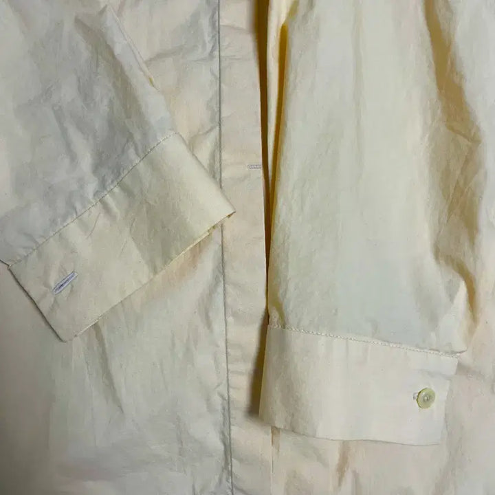 [BUNJANG] AMOMENTO Oversized Hidden Button Shirt (Butter Yellow) / 아모멘토 여성 히든 버튼 클로징 오버사이즈 셔츠 (버터옐로우 색상)