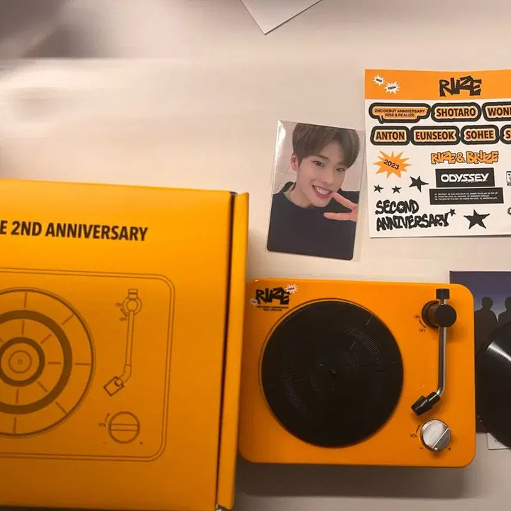 [BUNJANG] RIIZE 2nd Anniversary Bluetooth Turntable Speaker / 라이즈 2주년 턴테이블 블루투스 스피커