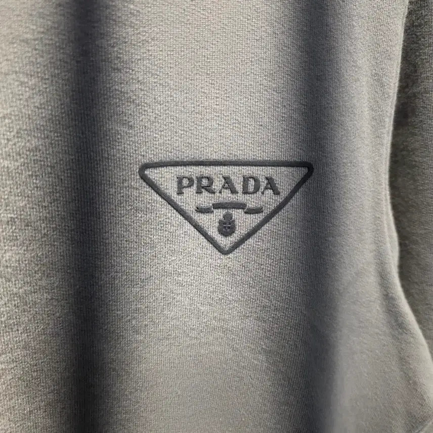 [BUNJANG] Prada Nylon Triangle Logo Sweatshirt / (M) 프라다 삼각로고 나일론 맨투맨