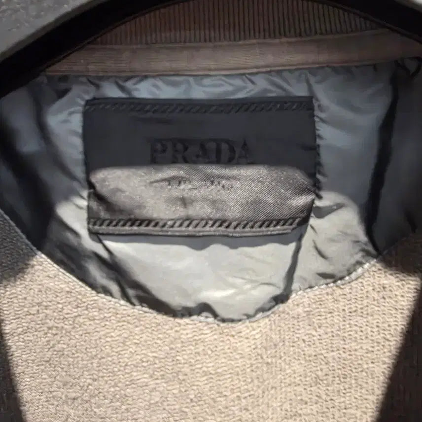 [BUNJANG] Prada Nylon Triangle Logo Sweatshirt / (M) 프라다 삼각로고 나일론 맨투맨