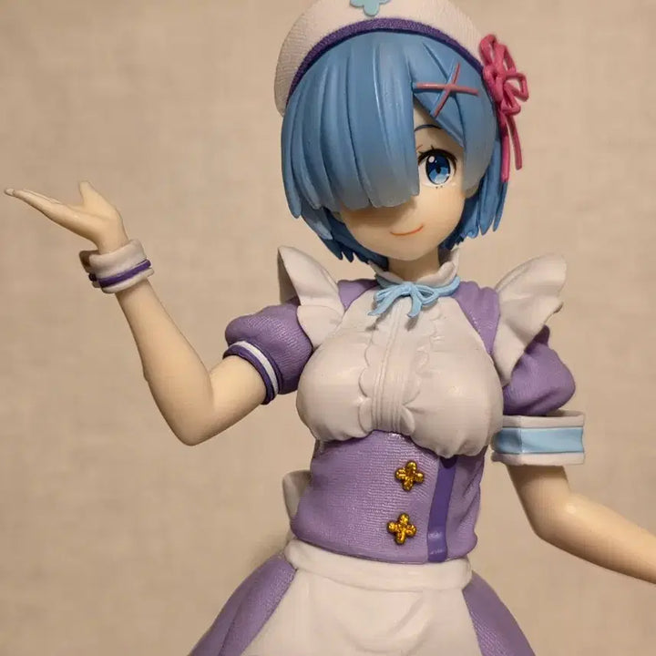 [BUNJANG] Re:Zero Rem Nurse Maid Limited Color Figure / [하자, 상자x] 렘 너스 메이드 한정 컬러 피규어