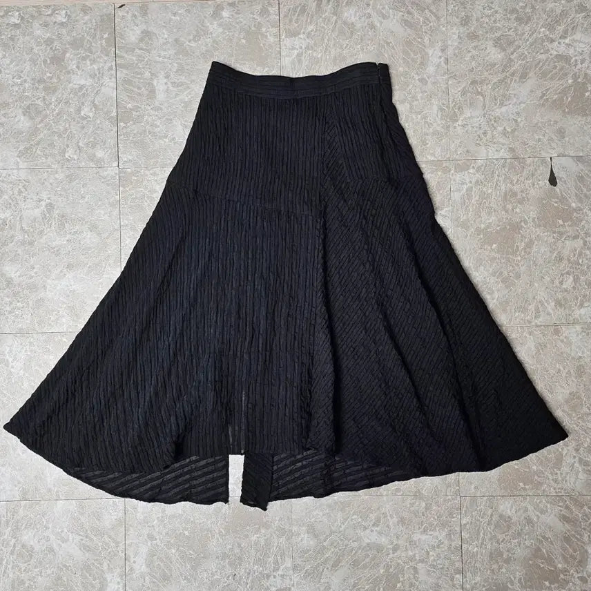 [BUNJANG] Black Pleated A-line Long Skirt / sjsj 블랙 플리츠 A라인 롱 스커트