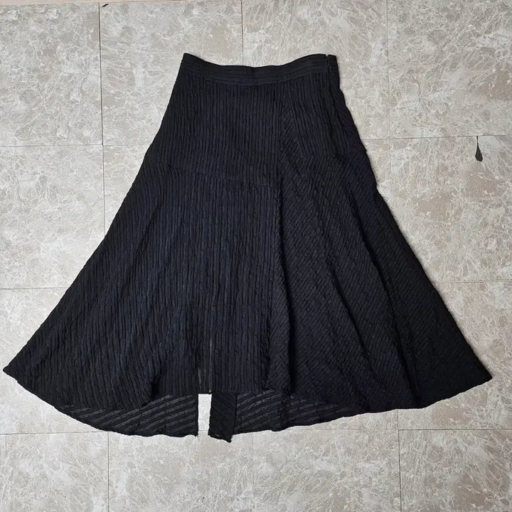 [BUNJANG] Black Pleated A-line Long Skirt / sjsj 블랙 플리츠 A라인 롱 스커트