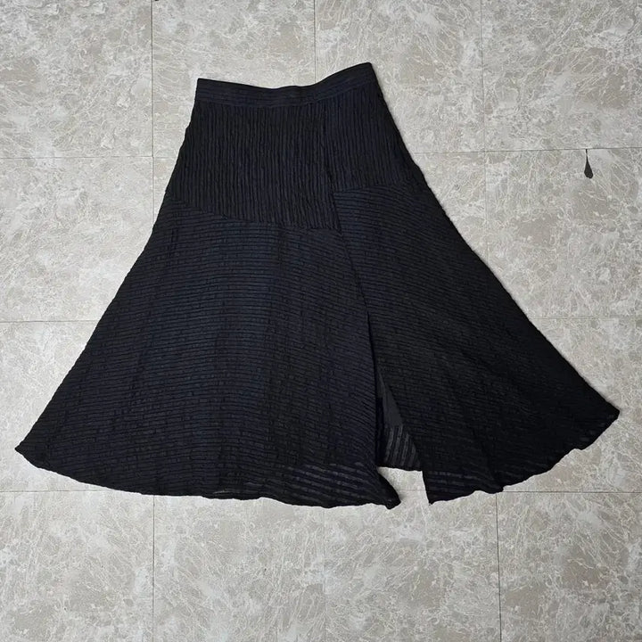 [BUNJANG] Black Pleated A-line Long Skirt / sjsj 블랙 플리츠 A라인 롱 스커트