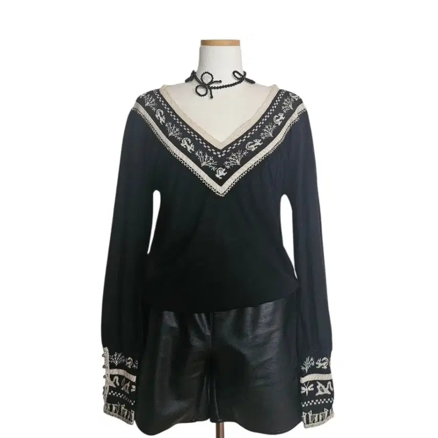 [BUNJANG] JESSICA V-Neck Knit Blouse / JESSICA  브이넥 니트