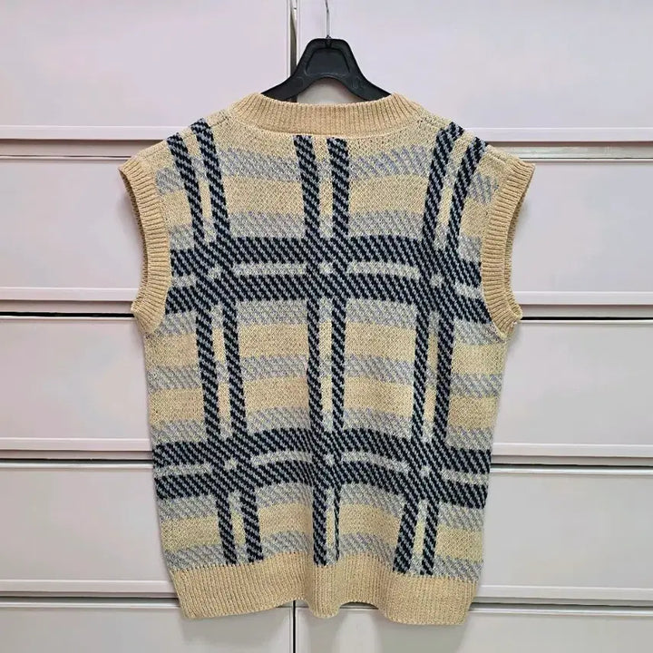 [BUNJANG] V-Neck Knit Vest / 니트조끼 새상품