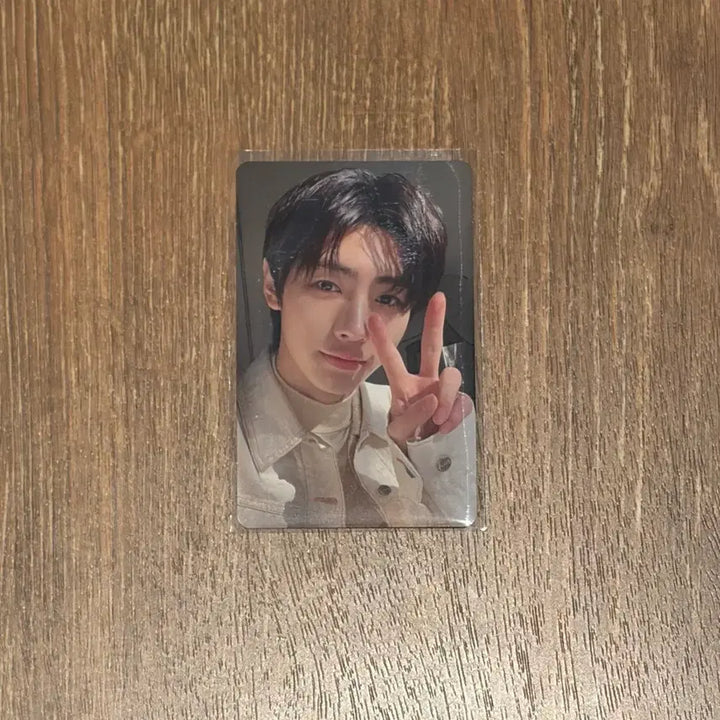 [BUNJANG] Enhypen Sunghoon Universal Music POB Photocard / 엔하이픈 성훈 디멘션 한정반 유니버셜 뮤직 특전 포카 포토카드 선우 정원