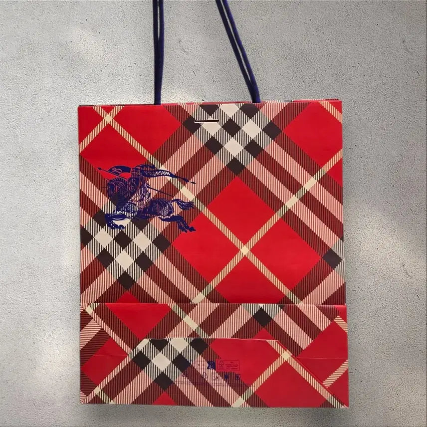 [BUNJANG] Burberry Limited Edition Shopping Bag / 버버리 한정판 쇼핑백 넘이뻐요