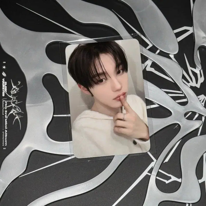 [BUNJANG] Clueless Close Your Eyes Kyunghae POB / 클유아 클로즈유어아이즈 경배 미공포