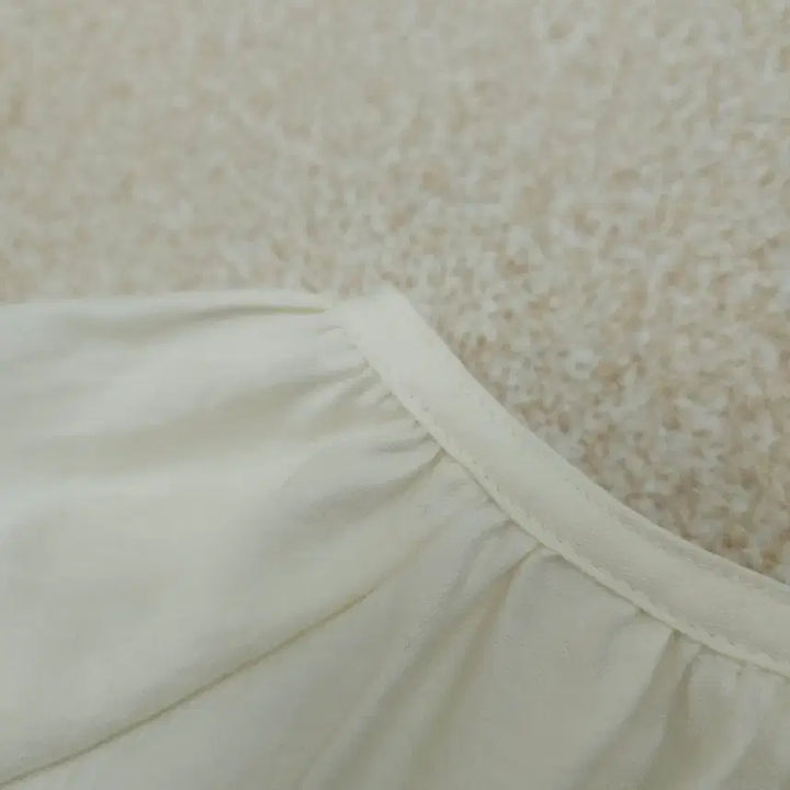 [BUNJANG] F Mood Beige Cotton Blouse / (F)무드베이지 여성 코튼 블라우스 긴팔 라운드넥 셔링 K5W3025