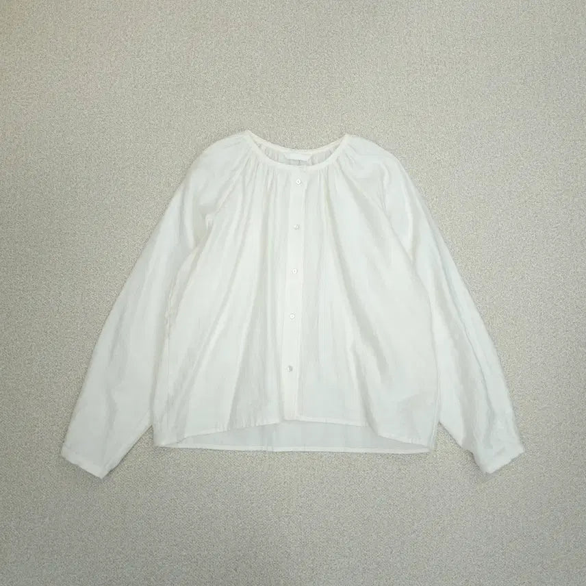 [BUNJANG] F Mood Beige Cotton Blouse / (F)무드베이지 여성 코튼 블라우스 긴팔 라운드넥 셔링 K5W3025