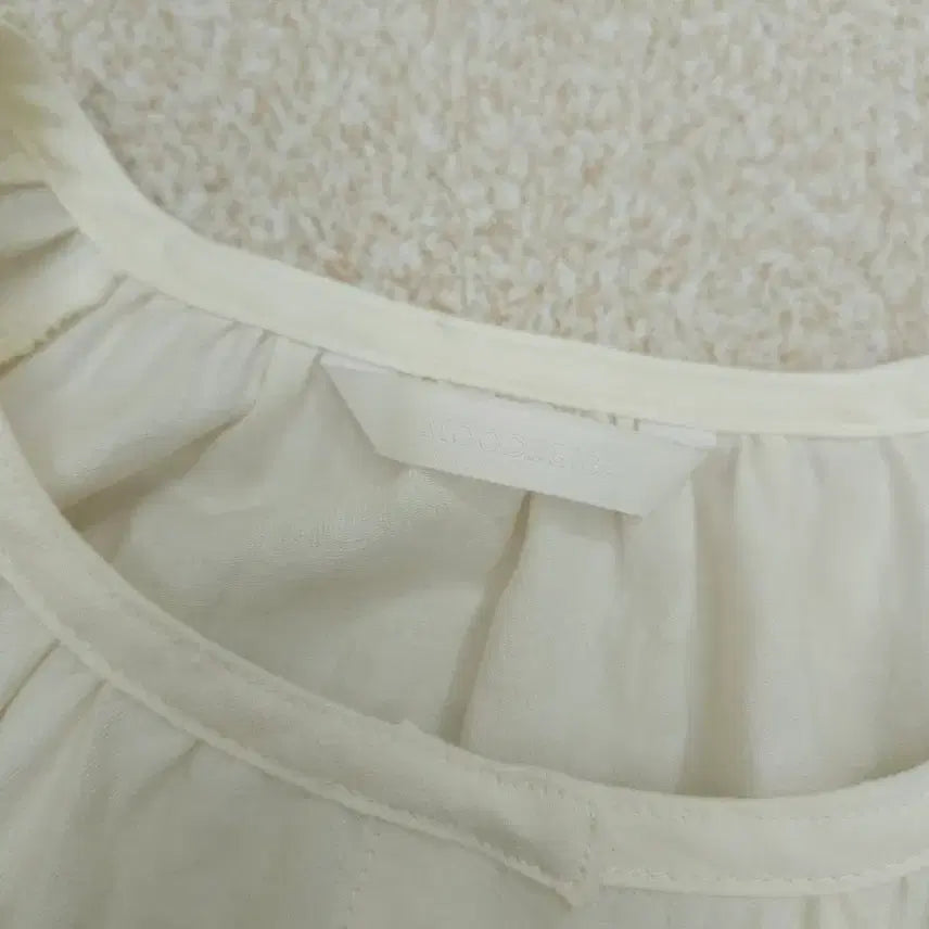 [BUNJANG] F Mood Beige Cotton Blouse / (F)무드베이지 여성 코튼 블라우스 긴팔 라운드넥 셔링 K5W3025