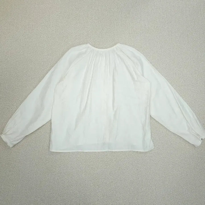 [BUNJANG] F Mood Beige Cotton Blouse / (F)무드베이지 여성 코튼 블라우스 긴팔 라운드넥 셔링 K5W3025