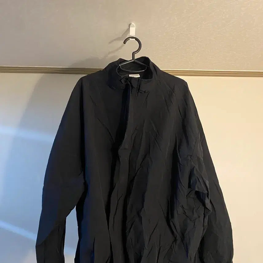[BUNJANG] Black Windbreaker Jacket / 블랙 윈드브레이커 바람막이 자켓