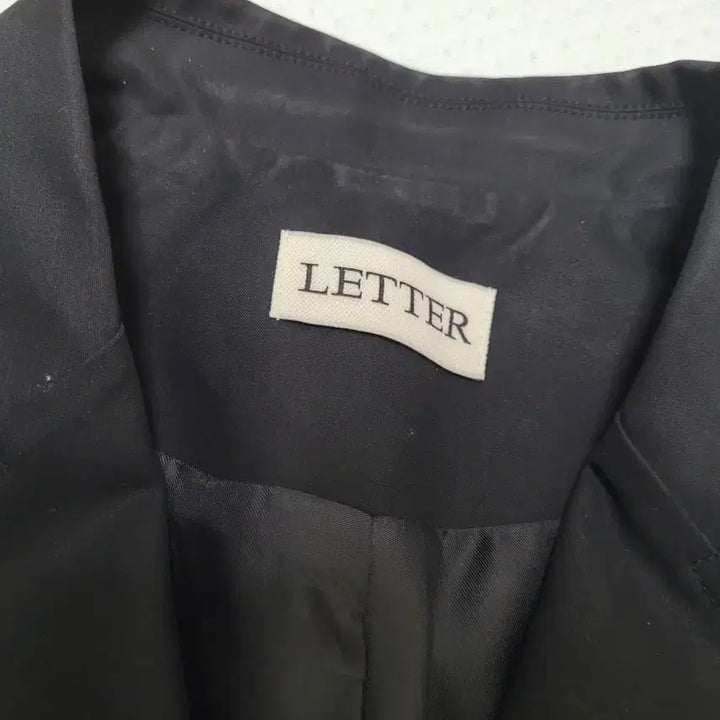 [BUNJANG] Letter Black Half Coat / LETTER 샵레터 블랙 하프 코트