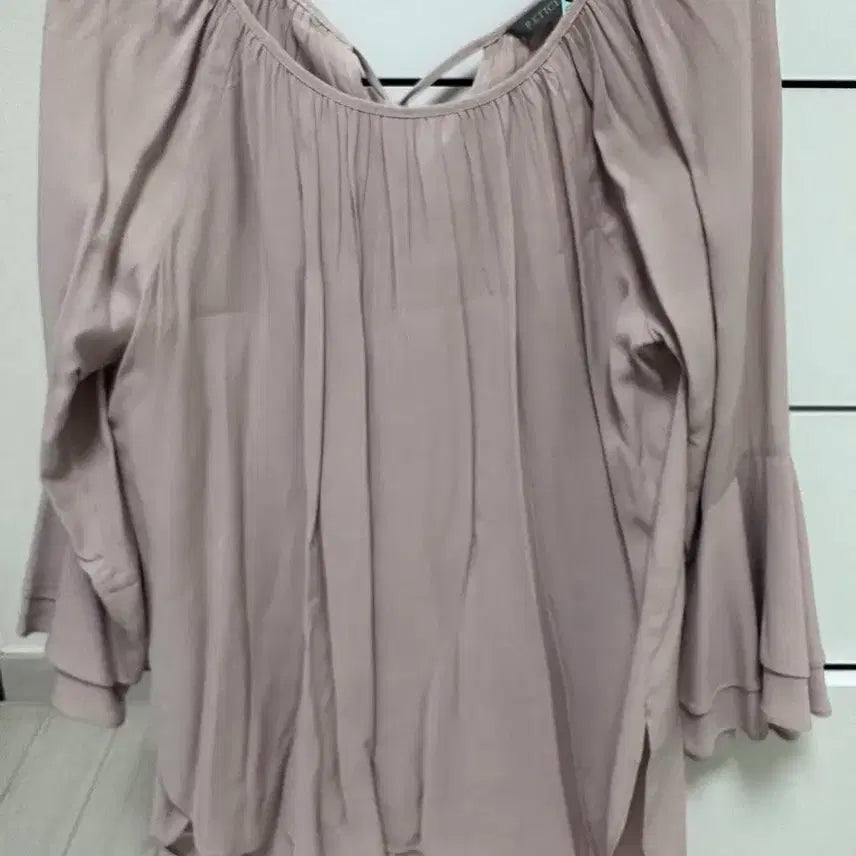 [BUNJANG] Leticella Jenny Ruffle Blouse - Pink / 레티첼라 제니 러플 블라우스 핑크
