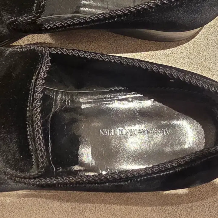 [BUNJANG] Alexander McQueen Velvet Loafers / 알렉산더맥퀸 실버 포인트토 벨벳 로퍼 팝니다. 280