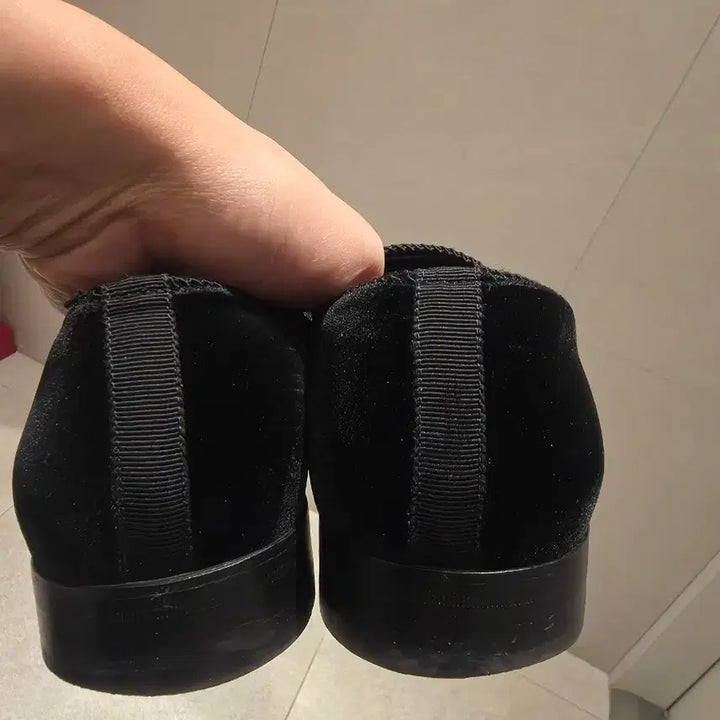 [BUNJANG] Alexander McQueen Velvet Loafers / 알렉산더맥퀸 실버 포인트토 벨벳 로퍼 팝니다. 280